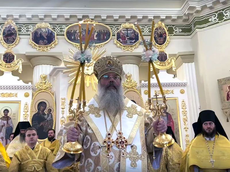 Видеофрагменты Божественной литургии в Воинском храме в честь Нерукотворного Образа Спасителя